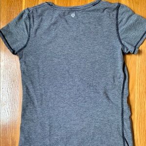 LULULEMON GRAY SHORT SLEEVE SHIRT